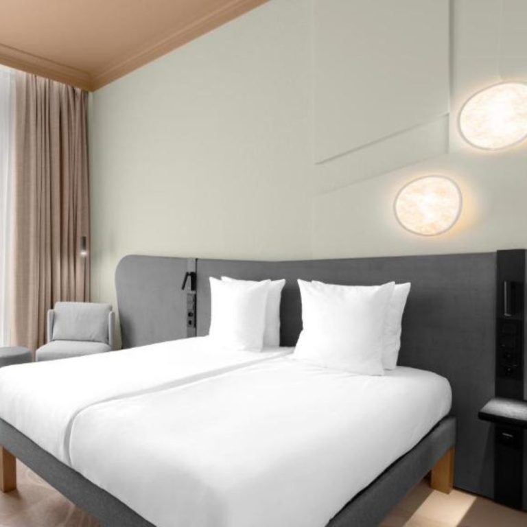 cozy hotel room