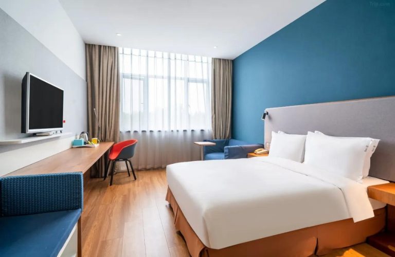 Comfortable Hotel Room