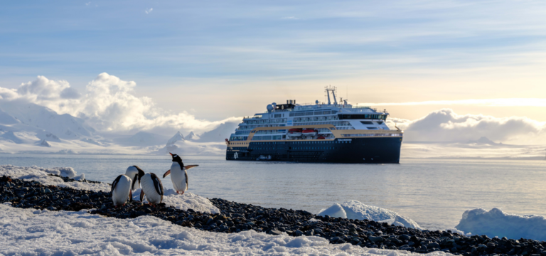 HX Iconic Antarctica — the Explorer's Route expedition